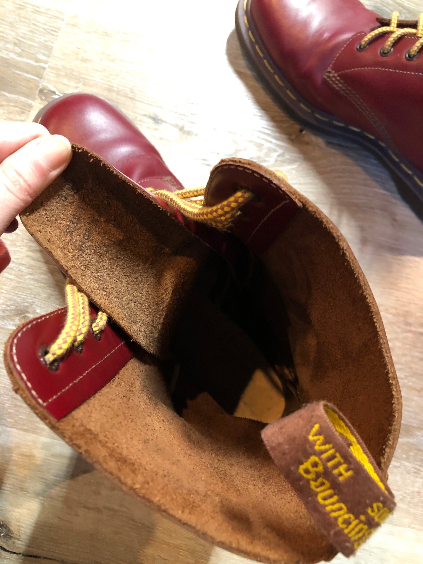 Doc Martens vintage 1490 smooth leather, mid calf, ten eyelet lace up boot in red.
Size 12 Mens US
*Boots are in excellent condition, as new.