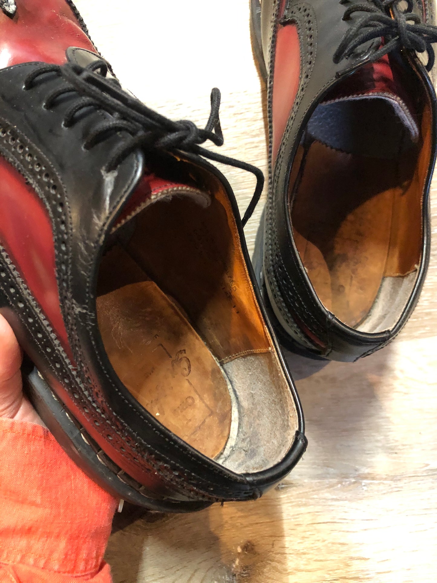 Doc Martens vintage black and red brogue style shoe with gripfast soles and steel toe.
Size 11.5 US Mens
*Shoes are in great condition.