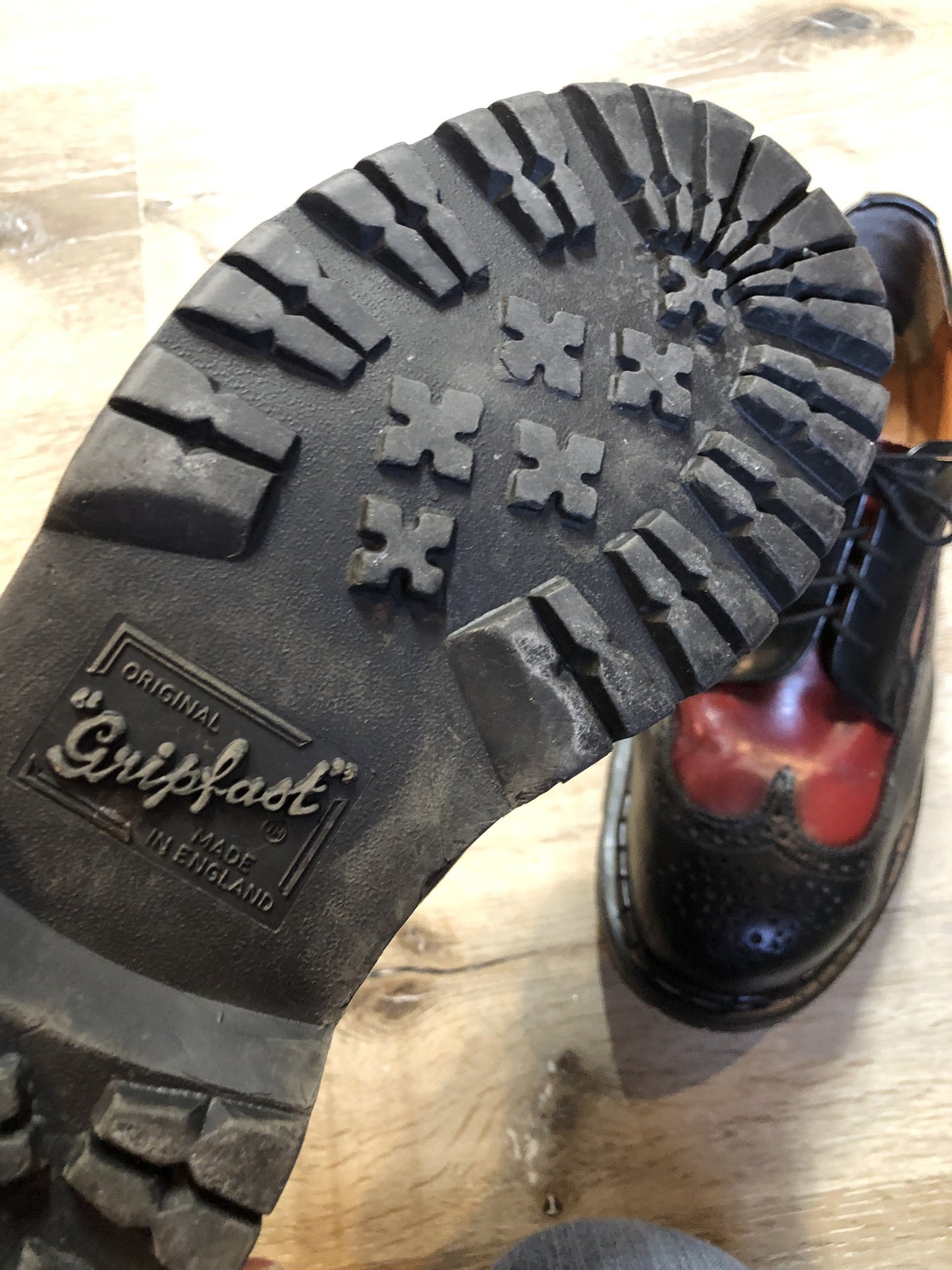 Doc Martens vintage black and red brogue style shoe with gripfast soles and steel toe.
Size 11.5 US Mens
*Shoes are in great condition.