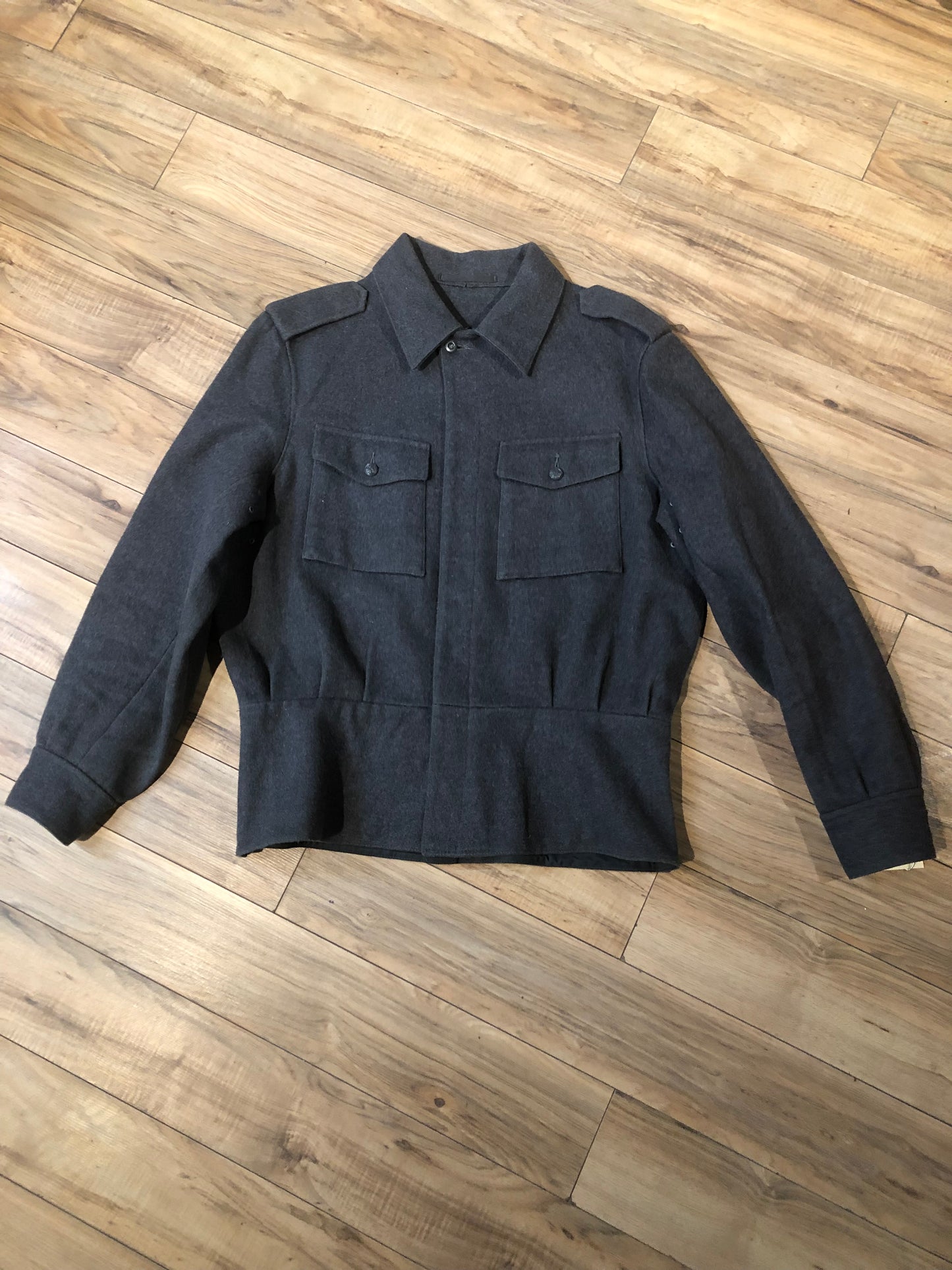 Kingspier Vintage - Vintage Finnish military issue 80% wool blend jacket.