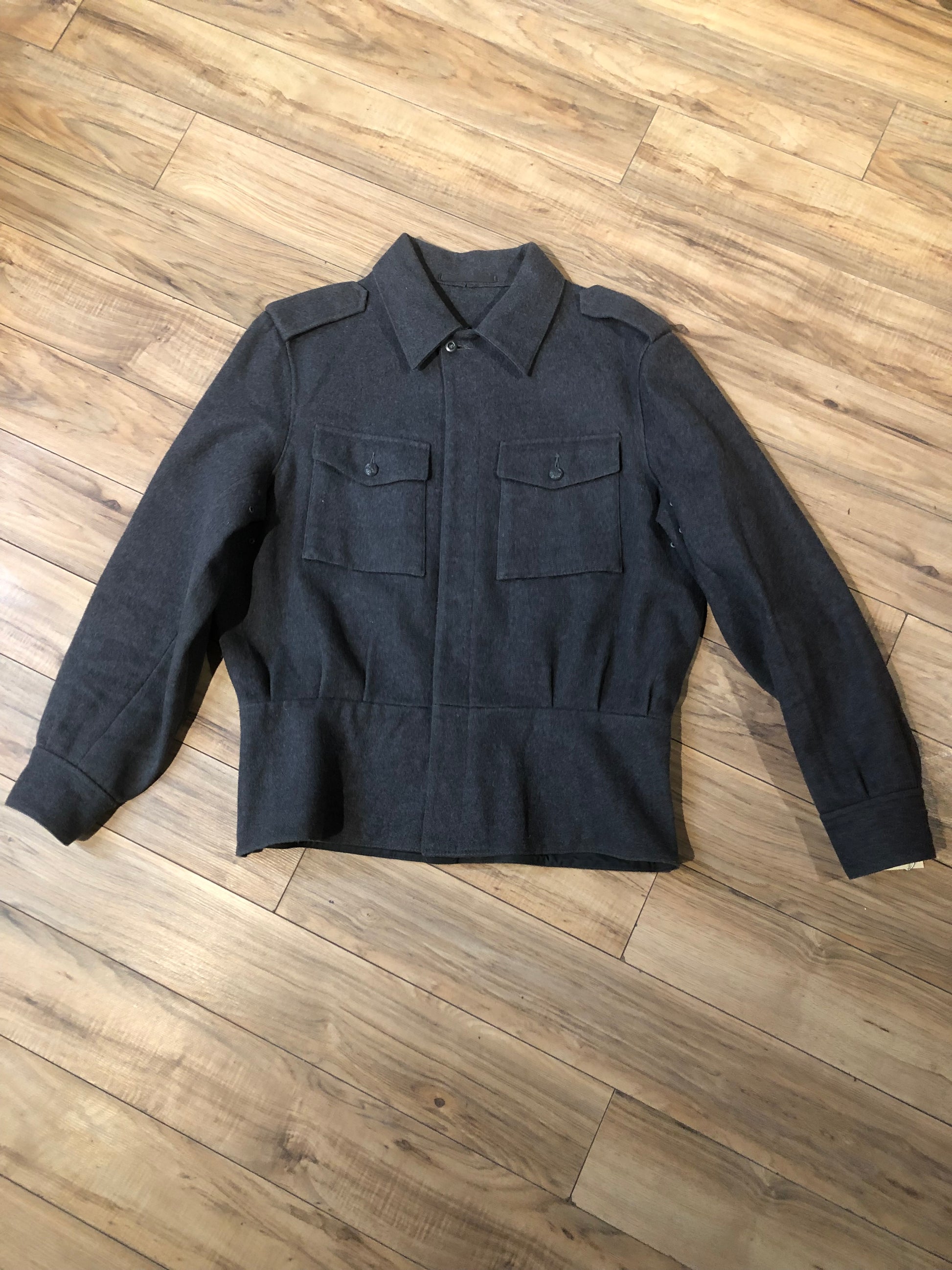 Kingspier Vintage - Vintage Finnish military issue 80% wool blend jacket.