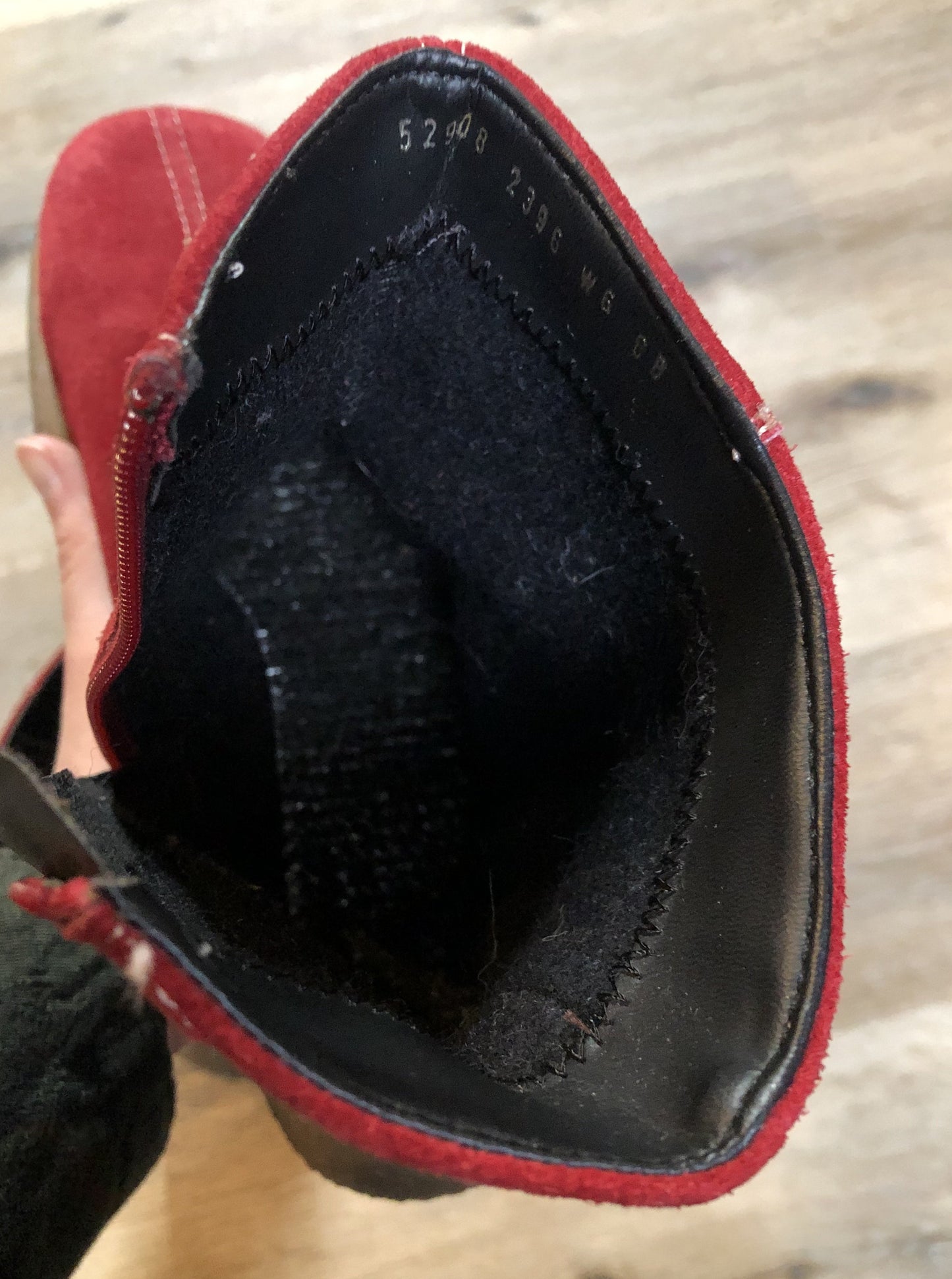 Vintage red suede ankle boots with crepe sole, Made in Canada.
Size fits like a 7 US Womens
