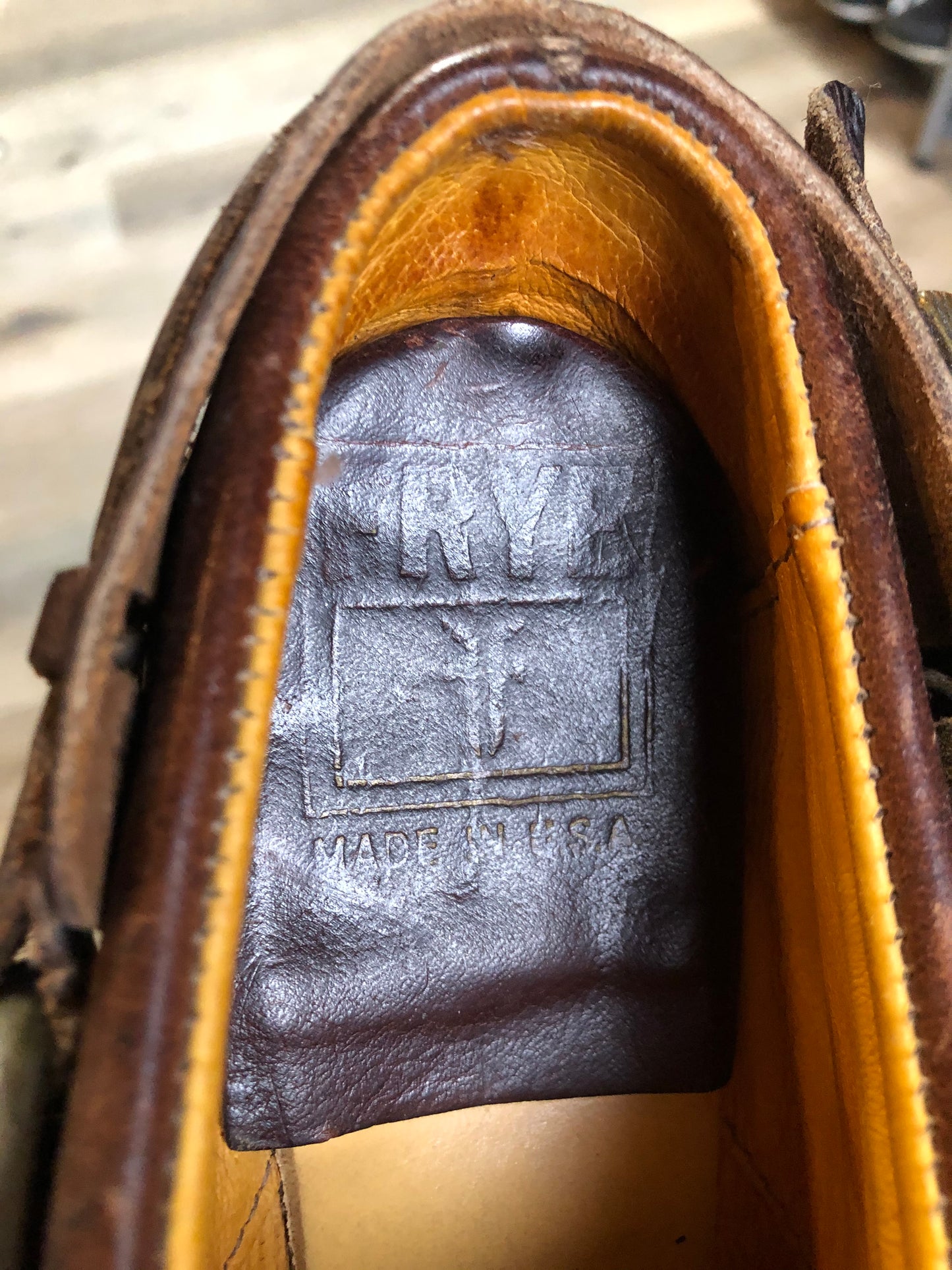 Vintage Frye brown full grain leather Carson Clogs with leather lining, harness detail, chisel toe and oil resistant heel. Made in USA.
Size 8 US Womens