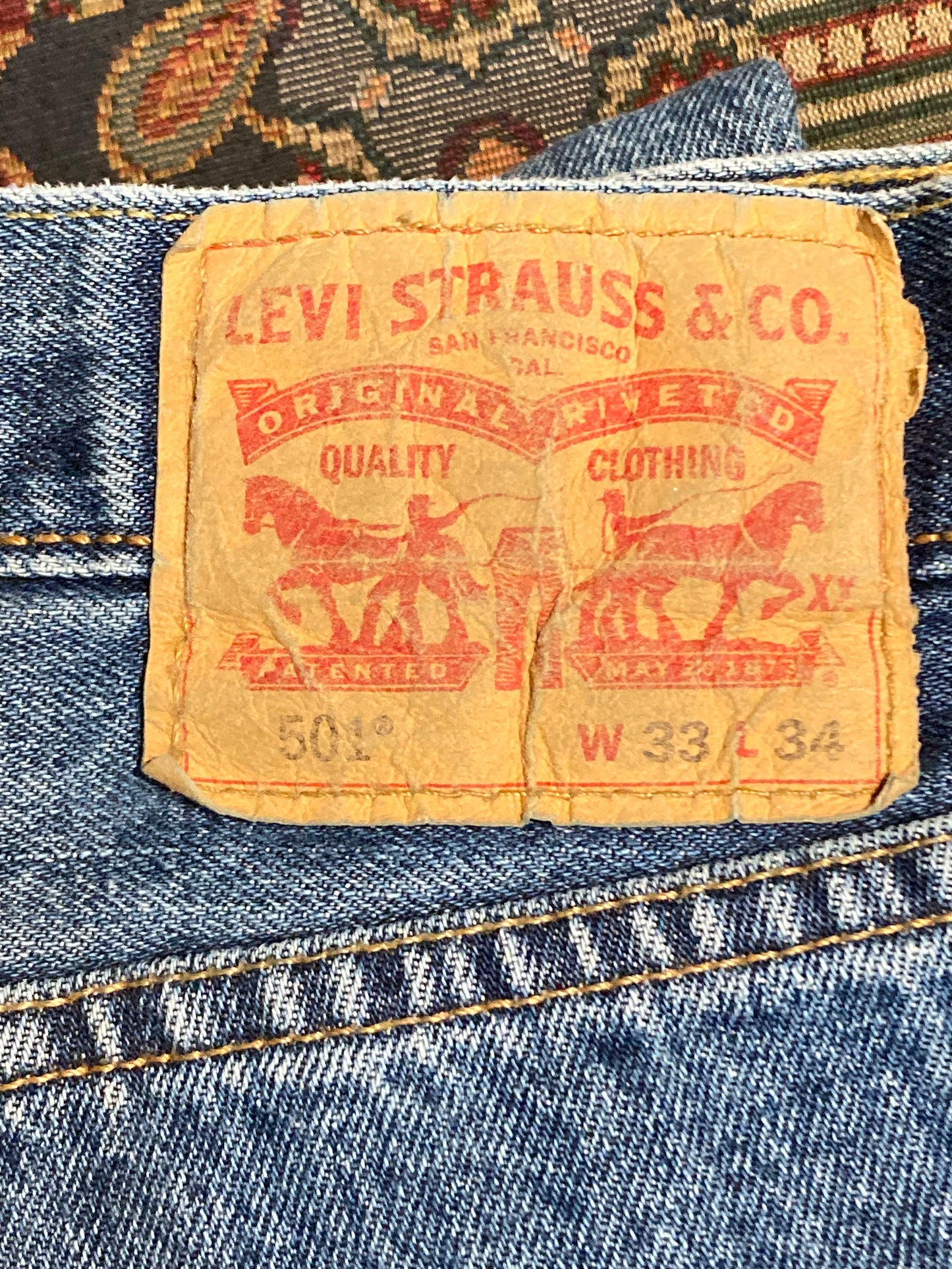 Kingspier Vintage - Levi’s 501 Red Tab Denim Jeans - 33”x34”
Red Tab
High rise
Button fly
Straight leg
100% cotton
Made in Mexico