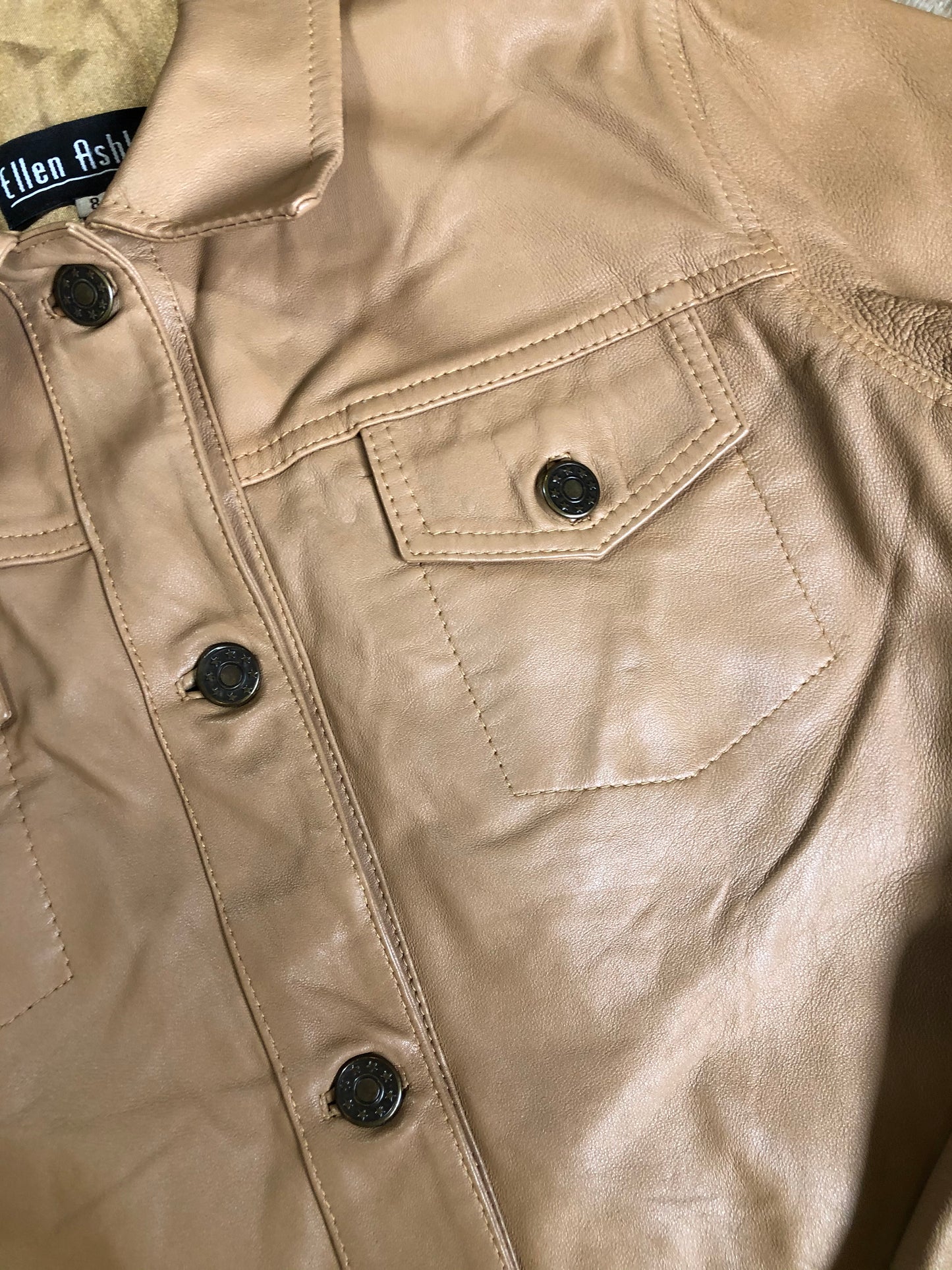 Kingspier Vintage - Ellen Ashley tan leather jacket with button closures and two flap pockets on the chest. Size 8.