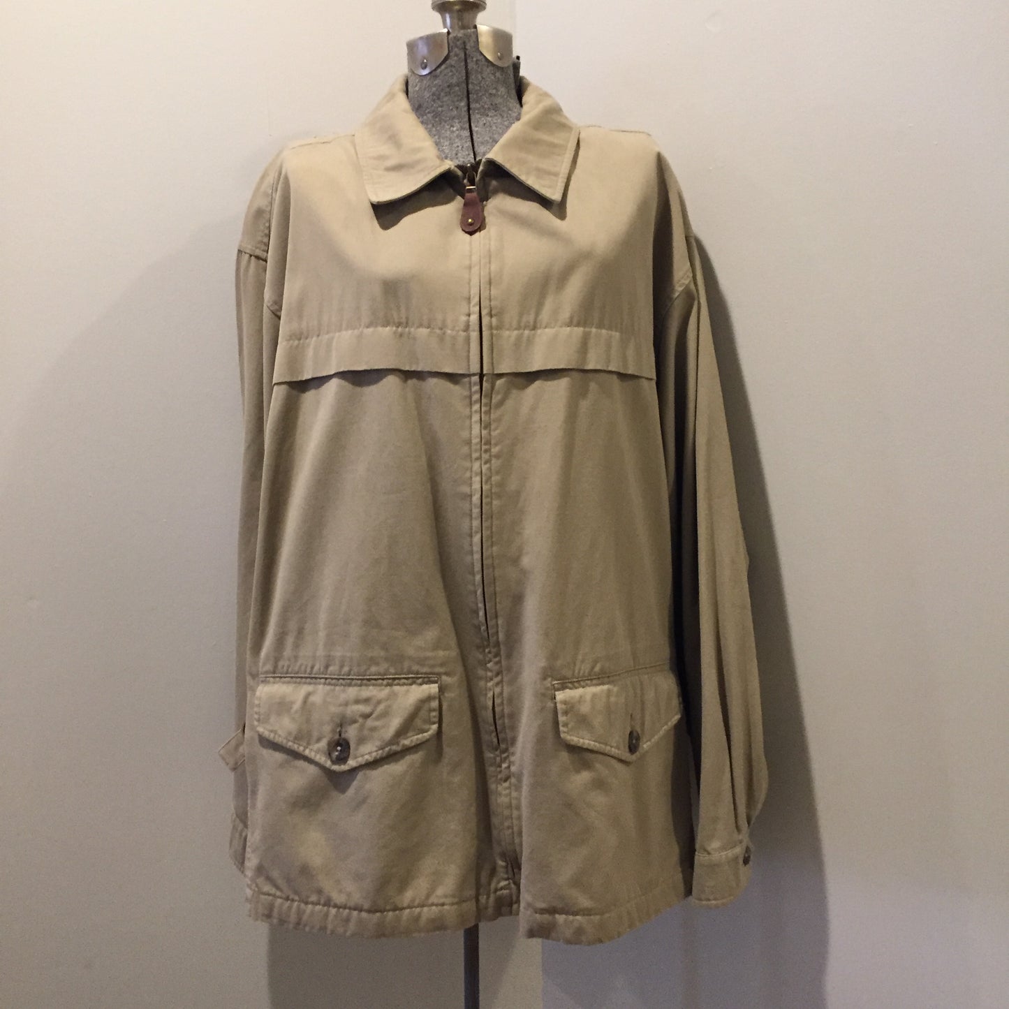 Kingspier Vintage - Eddie Bauer beige 100% cotton chore jacket with zipper closure and two flap pockets. Size large.