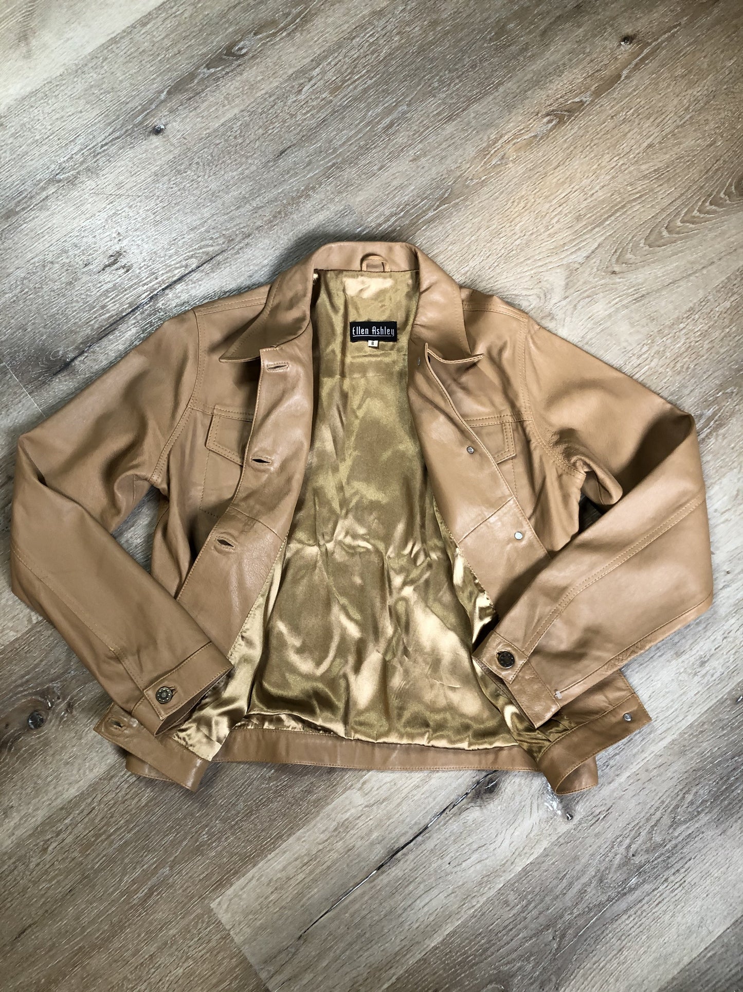 Kingspier Vintage - Ellen Ashley tan leather jacket with button closures and two flap pockets on the chest. Size 8.