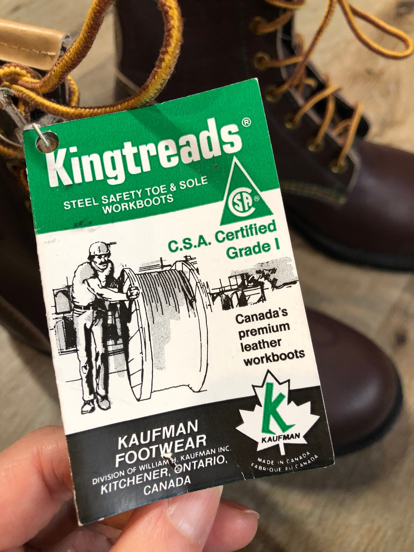 Vintage Kingtreads CSA approved 9 eyelet lace up work boots by Kaufman Footwear in brown with steel toe and steel plate insole to protect against injury, and oil resistant outsole. Made in Canada.
Size 7 Mens
The uppers and soles are in excellent condition. NWT.