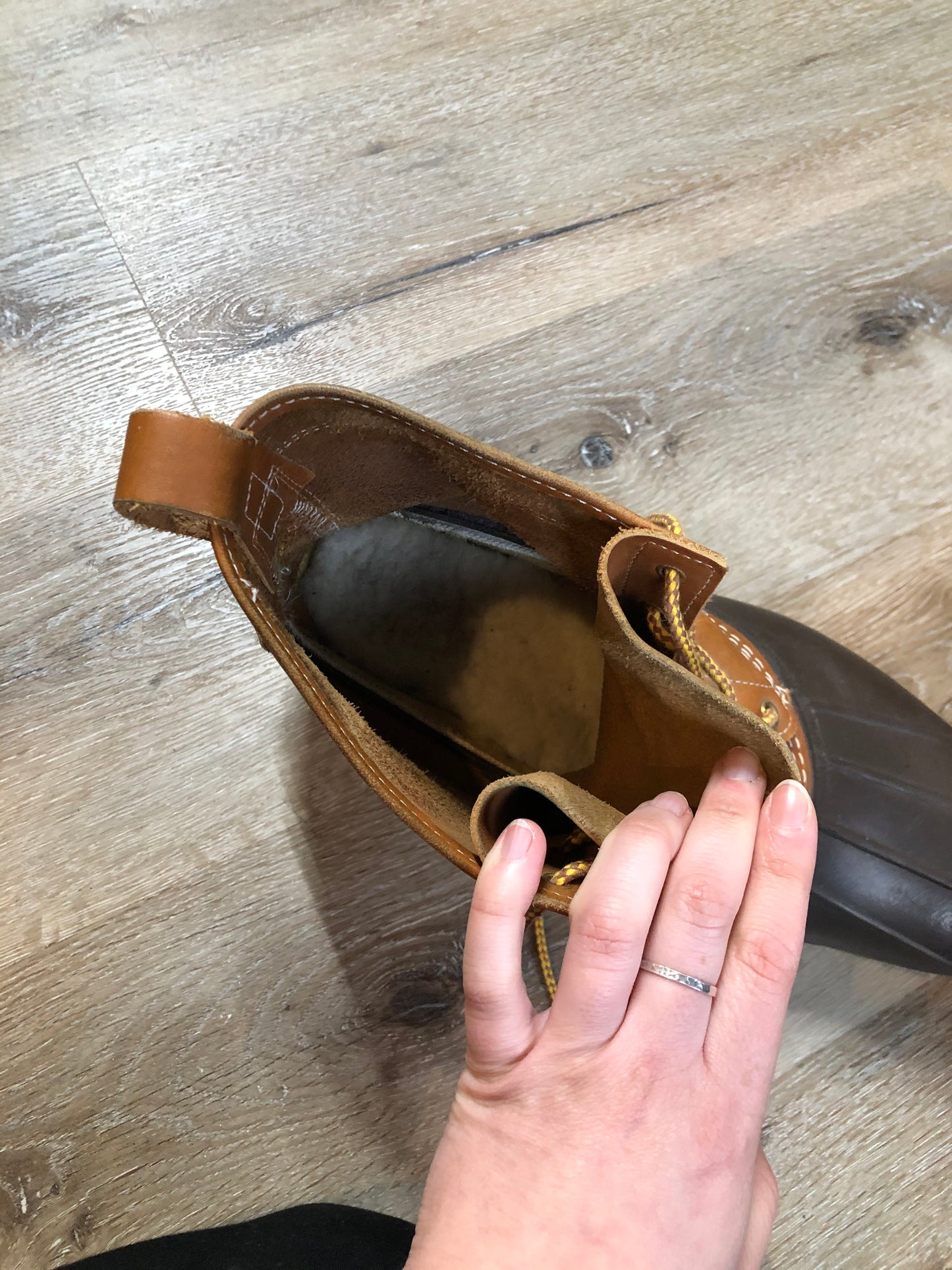 Vintage LL Bean “Bean Boots” or “Duck Boots” 6 eyelet lace up rain boot with full grain leather upper and a waterproof rubber covering the foot and a rubber chain-tread outsole. Made in Maine, USA.
Size 12 Mens
The uppers and soles are in excellent condition.