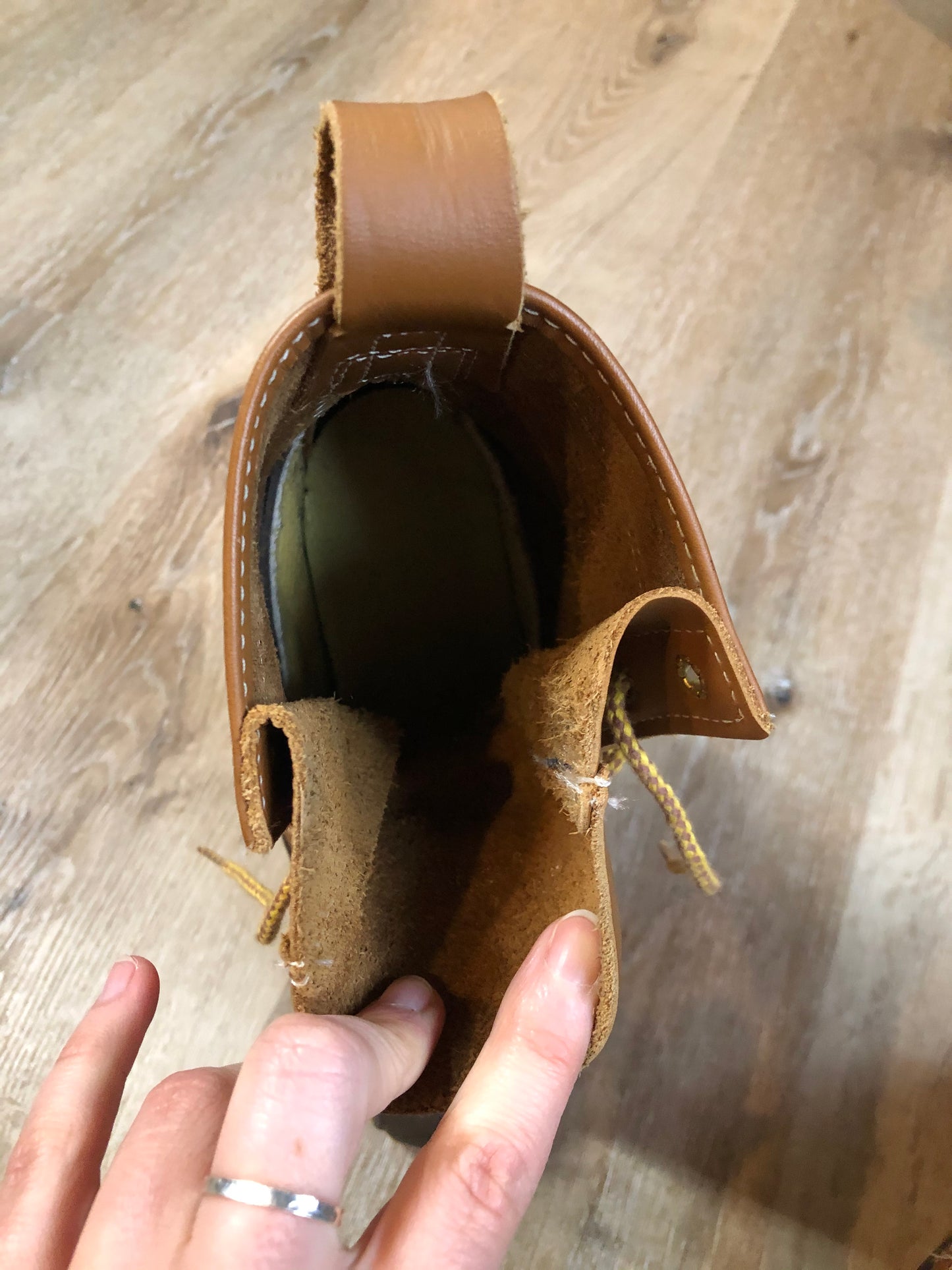Vintage LL Bean “Bean Boots” or “Duck Boots” 6 eyelet lace up rain boot with full grain leather upper and a waterproof rubber covering the foot and a rubber chain- tread outsole. Made in Maine, USA.
Size 7.5 Womens
The uppers and soles are in excellent condition.