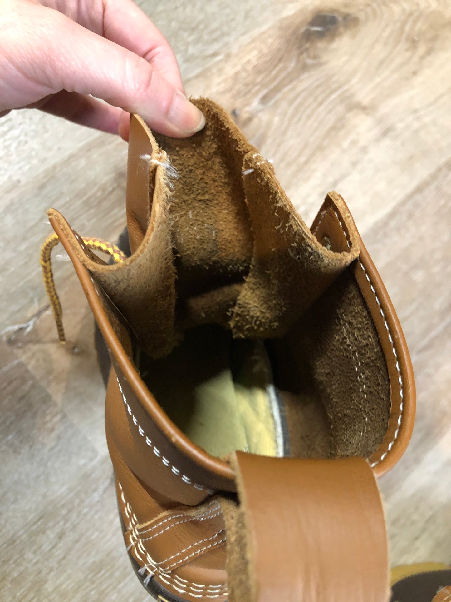 Vintage LL Bean “Bean Boots” or “Duck Boots” 6 eyelet lace up rain boot with full grain leather upper and a waterproof rubber covering the foot and a rubber chain- tread outsole. Made in Maine, USA.
Size 7.5 Womens
The uppers and soles are in excellent condition.