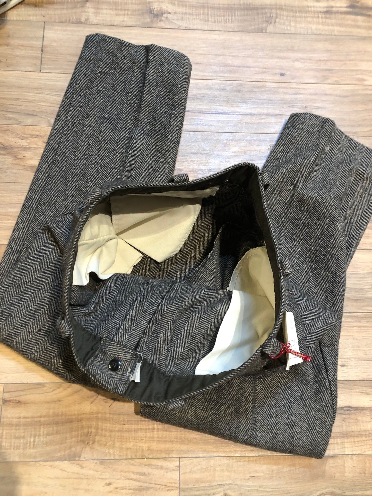 Kingspier Vintage - Vintage deadstock JP Hamill and Sons heavy wool blend pants in grey herringbone pattern with zip fly, and front and back pockets. Made in Canada.