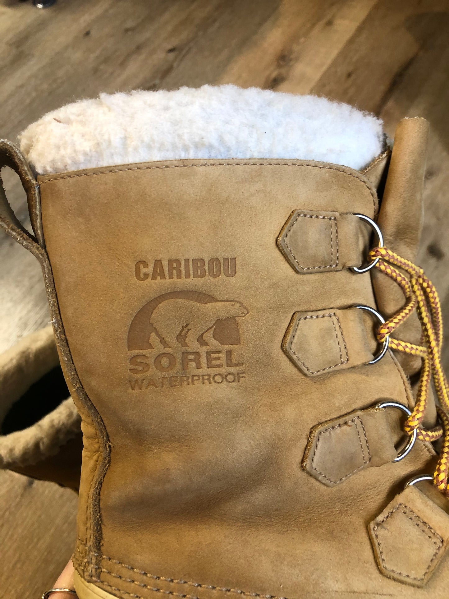 Sorel Caribou storm boots with wool insulation lining, waterproof construction and rubber outsole.
Size 8 Womens
The uppers and soles are in excellent condition.