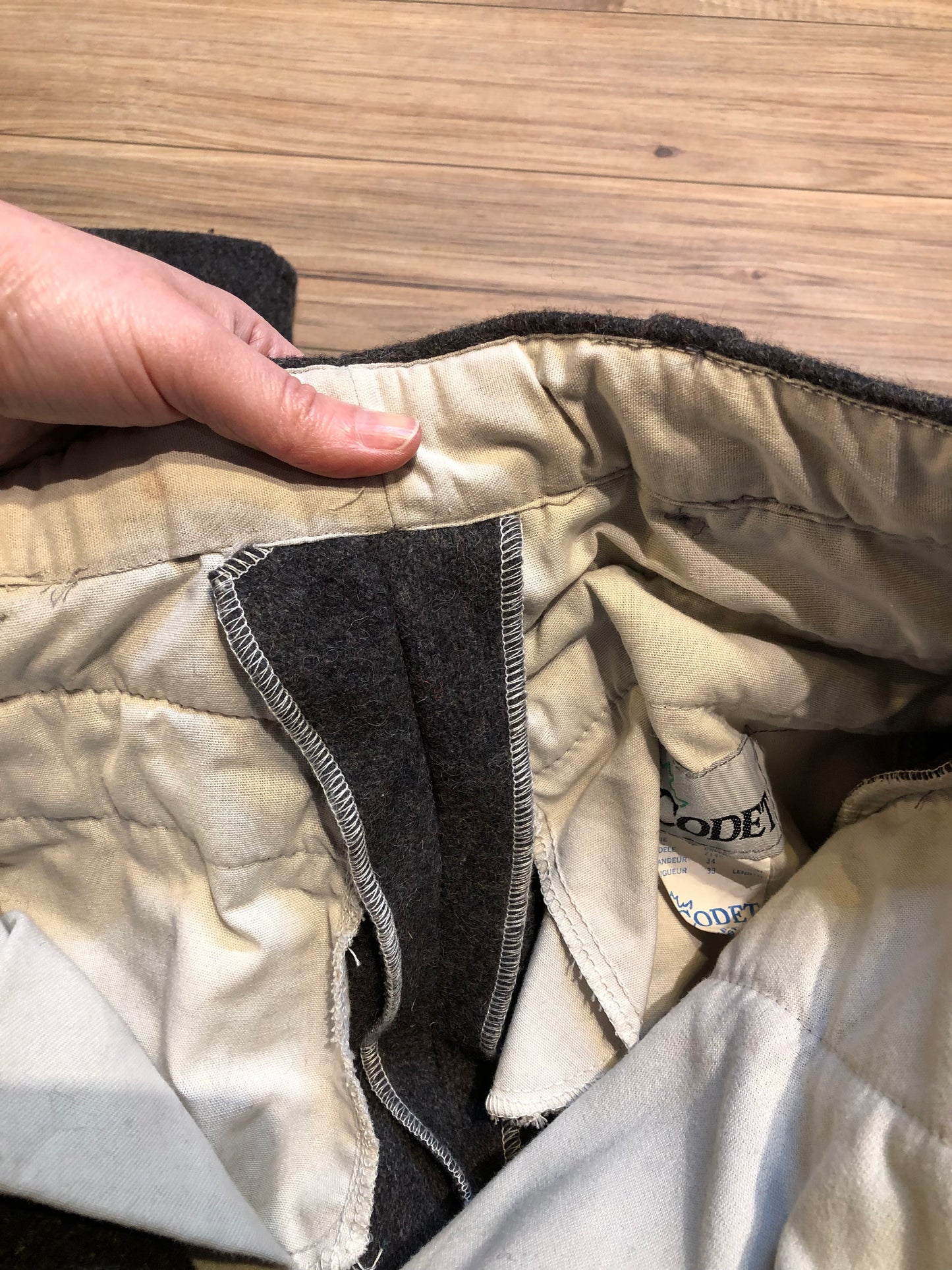 Kingspier Vintage - Vintage 1960’s Codet heavy weight wool pants in grey colour with zip fly and front and back pockets.
Made in Canada,