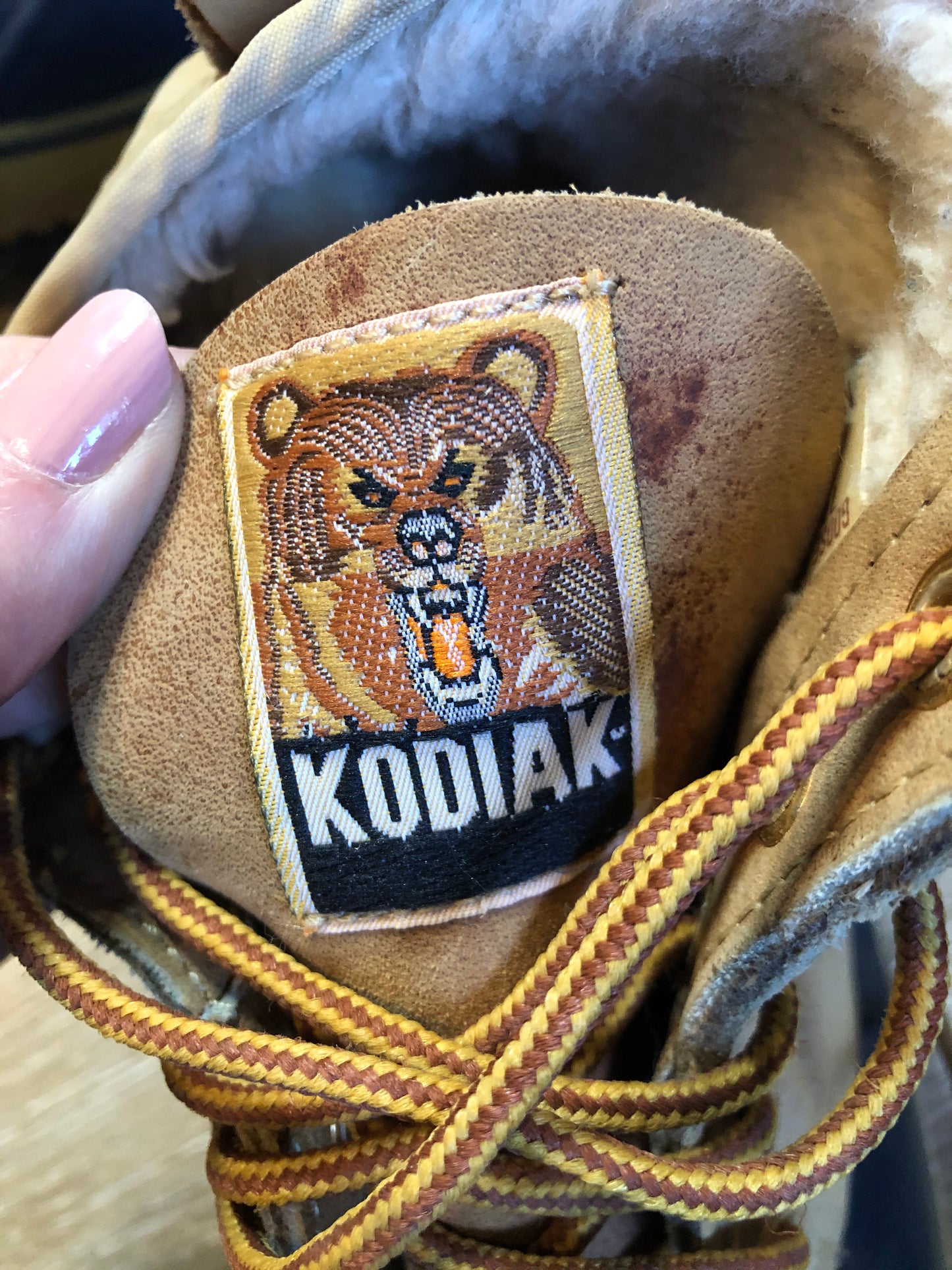 Vintage Kodiak five eyelet lace up Goose Boots with suede upper and rubber outsole, wool lining and a steel shank for foot protection.
Size 9 Mens
The uppers and soles are in excellent condition.