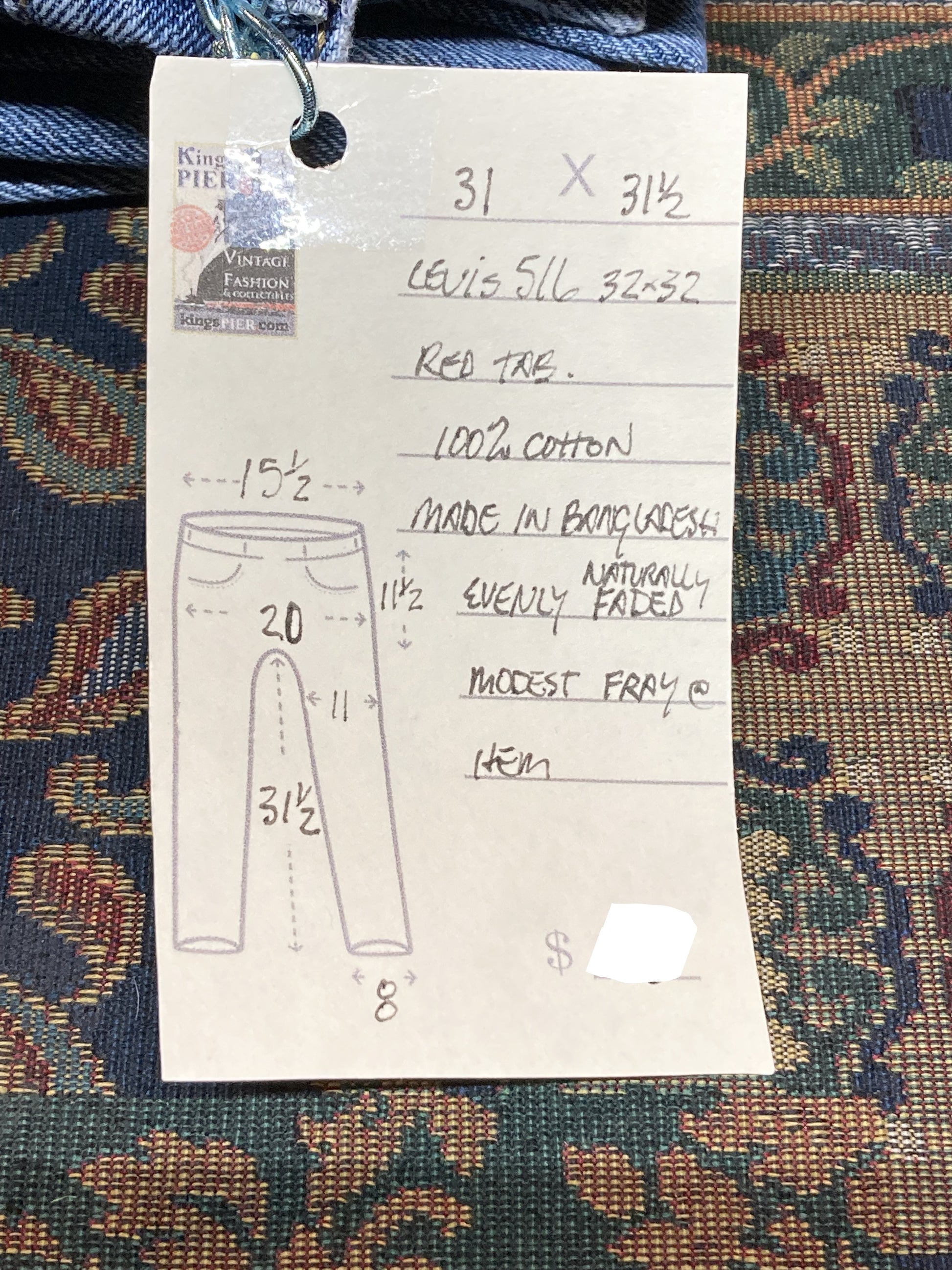 Levi’s 516 - 31”x31.5” Slim Fit Denim Jeans  Red Tab  High rise  Zip fly  Straight leg  100% Cotton  Light wash  Tagged 32”x32”  Made in Bangladesh - Kingspier Vintage