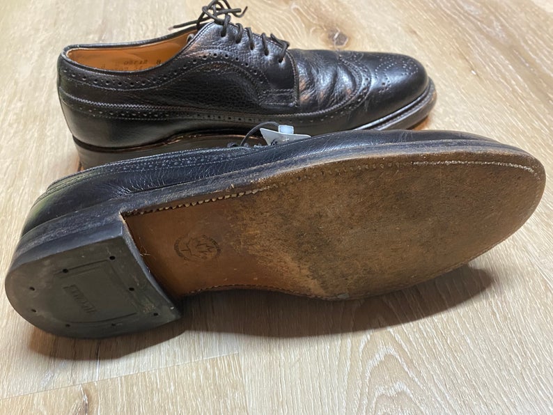 Kingspier Vintage - Black Full Brogue Wingtip Derbies by Hartt - Sizes: 8M 10W 41EURO, Canada’s Quality Shoemakers, Made in Canada, Leather Soles, Biltrite Rubber Heels