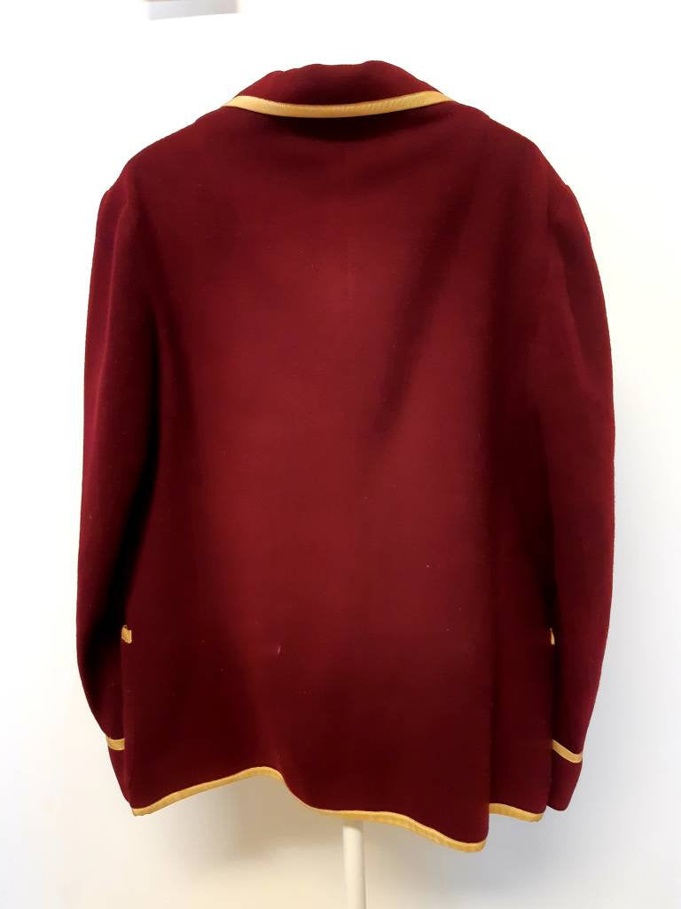 Kingspier Vintage - <p>This beautiful varsity blazer is in pristine condition. <br>
The rich garnet and gold colours are as intense now as they were when this blazer was tailored. Please see last image for dimensions.</p>