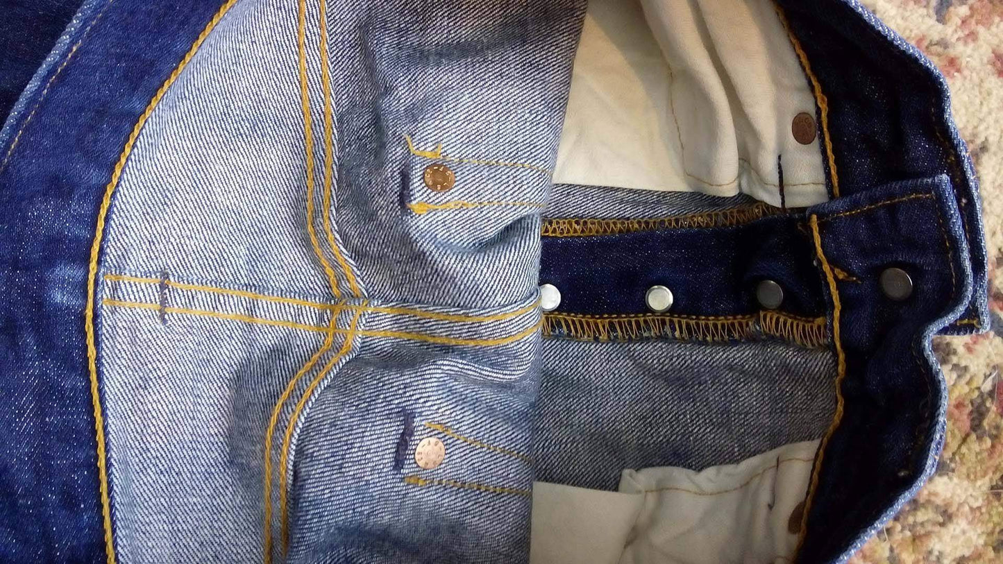 Kingspier Vintage - Levi's 501xx - 32"x38" red tab