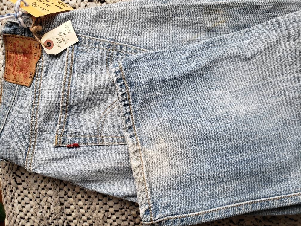 Kingspier Vintage - Classic vintage Levi's 501 button fly., 36"x32",
Made in Mexico, Very experienced with modest cuff wear, A faint rust stain midway back of right leg is pictured, Waist 36"
Rise 11.75", Inseam 31", Thigh 10.25", Hem width 8.75"