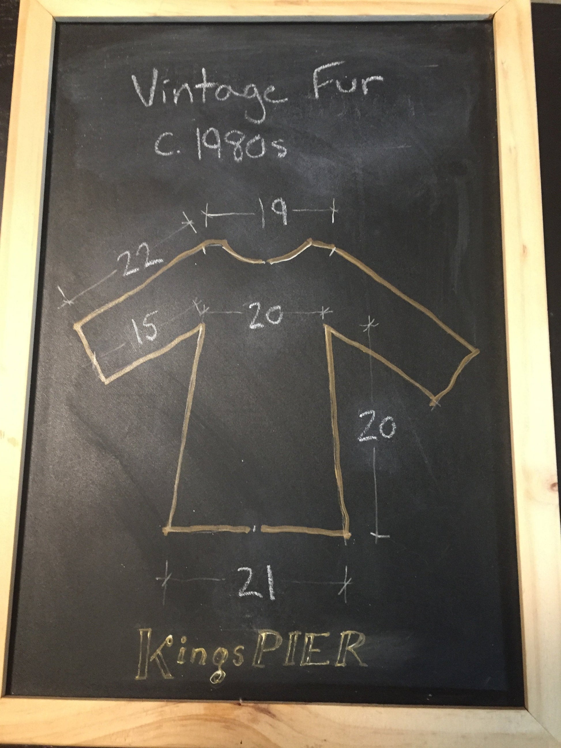 Kingspier Vintage - Unique fur coat c. 1980s, made in Hong Kong. Adult size small