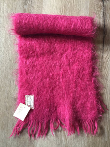 Kingspier Vintage - Vintage hot pink mohair shawl-scarf, made in Scotland by "Andrew Stewart". Very soft and the colour is incredibly vibrant.