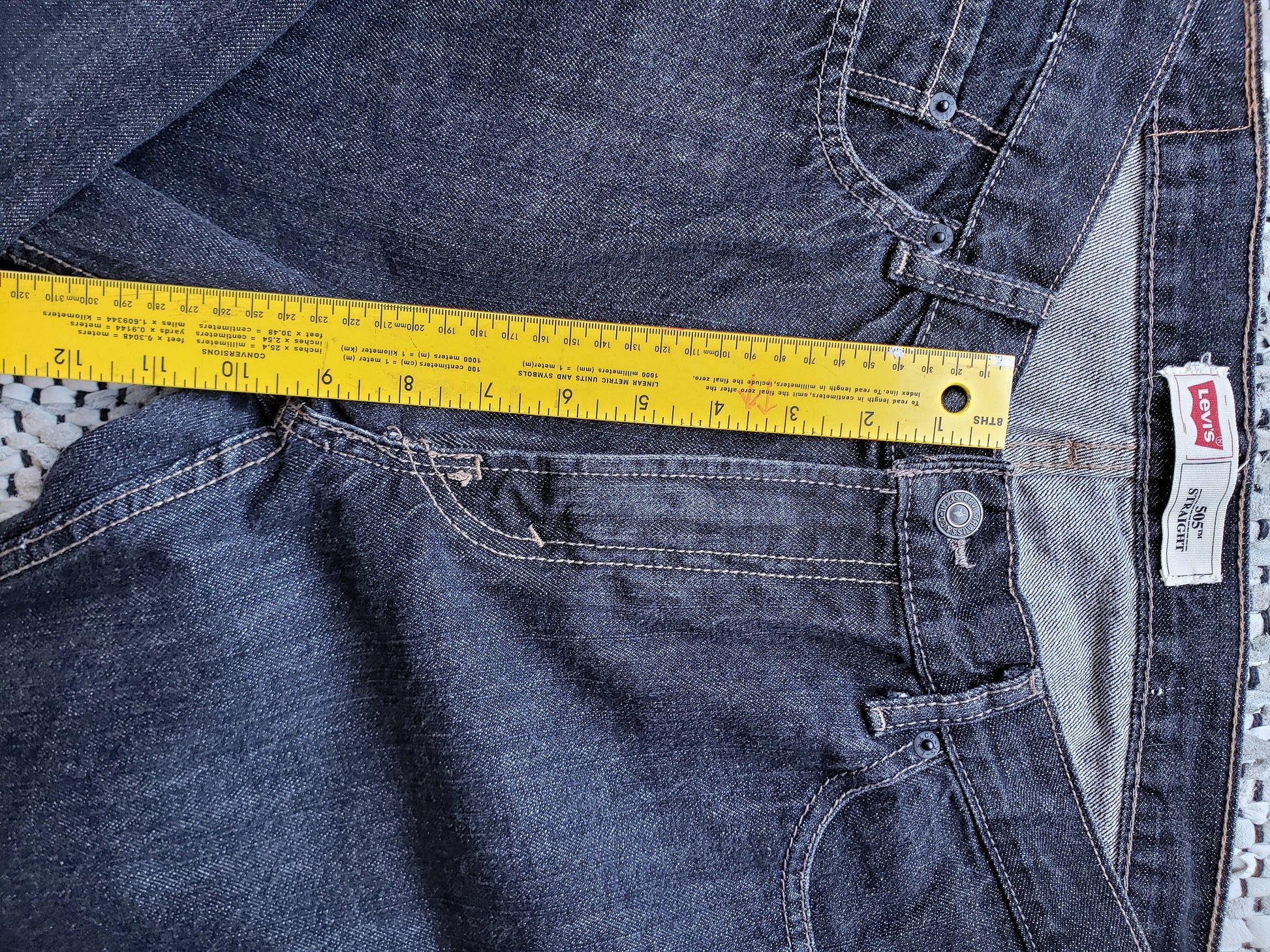 Kingspier Vintage - Classic Levi's 505 straight leg, Size 14 Husky 33"x28" ( measures 36"x28" ), Excellent condition, Made in Egypt.