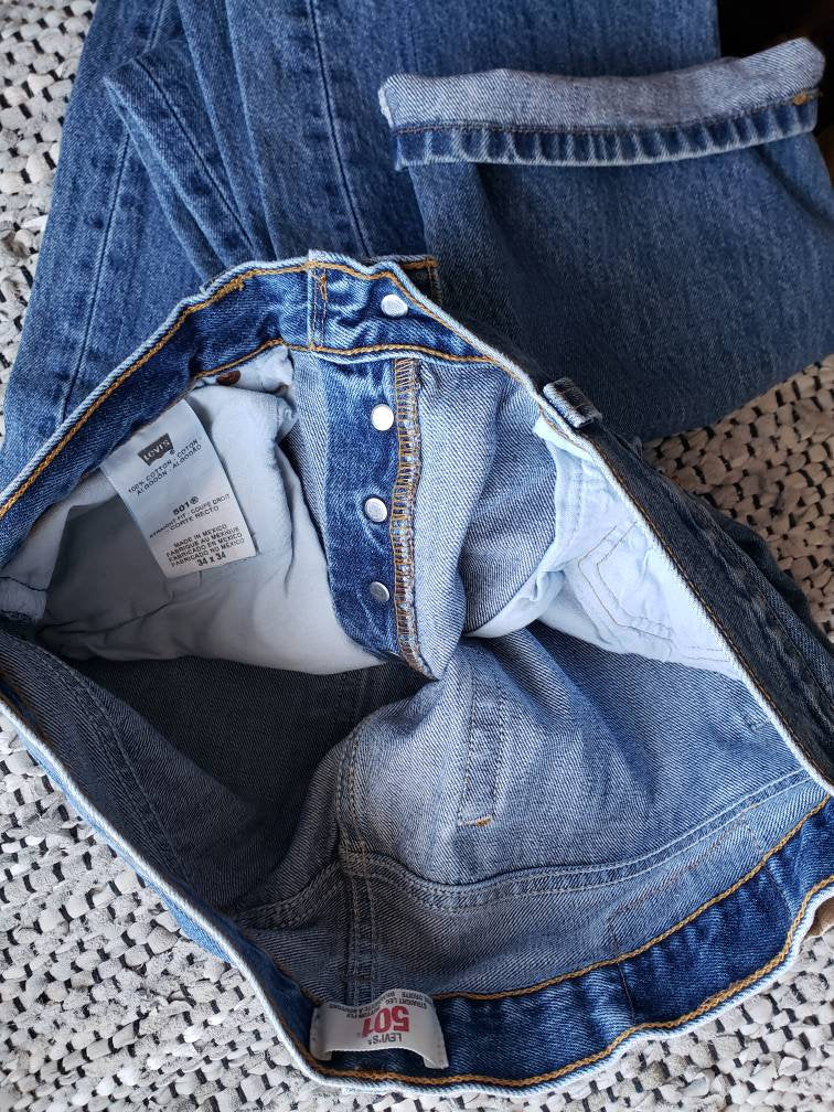 Kingspier Vintage - Classic Levi's 501 button fly., Made in Mexico. 34"x34", Excellent condition, Gently broken in