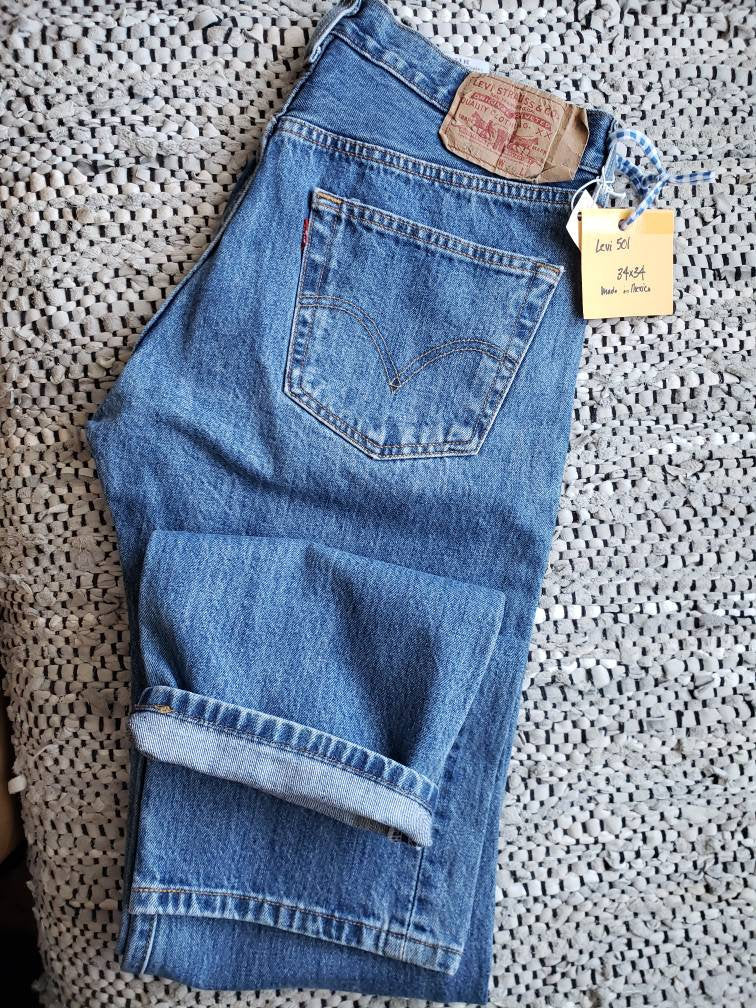 Kingspier Vintage - Classic Levi's 501 button fly., Made in Mexico. 34"x34", Excellent condition, Gently broken in