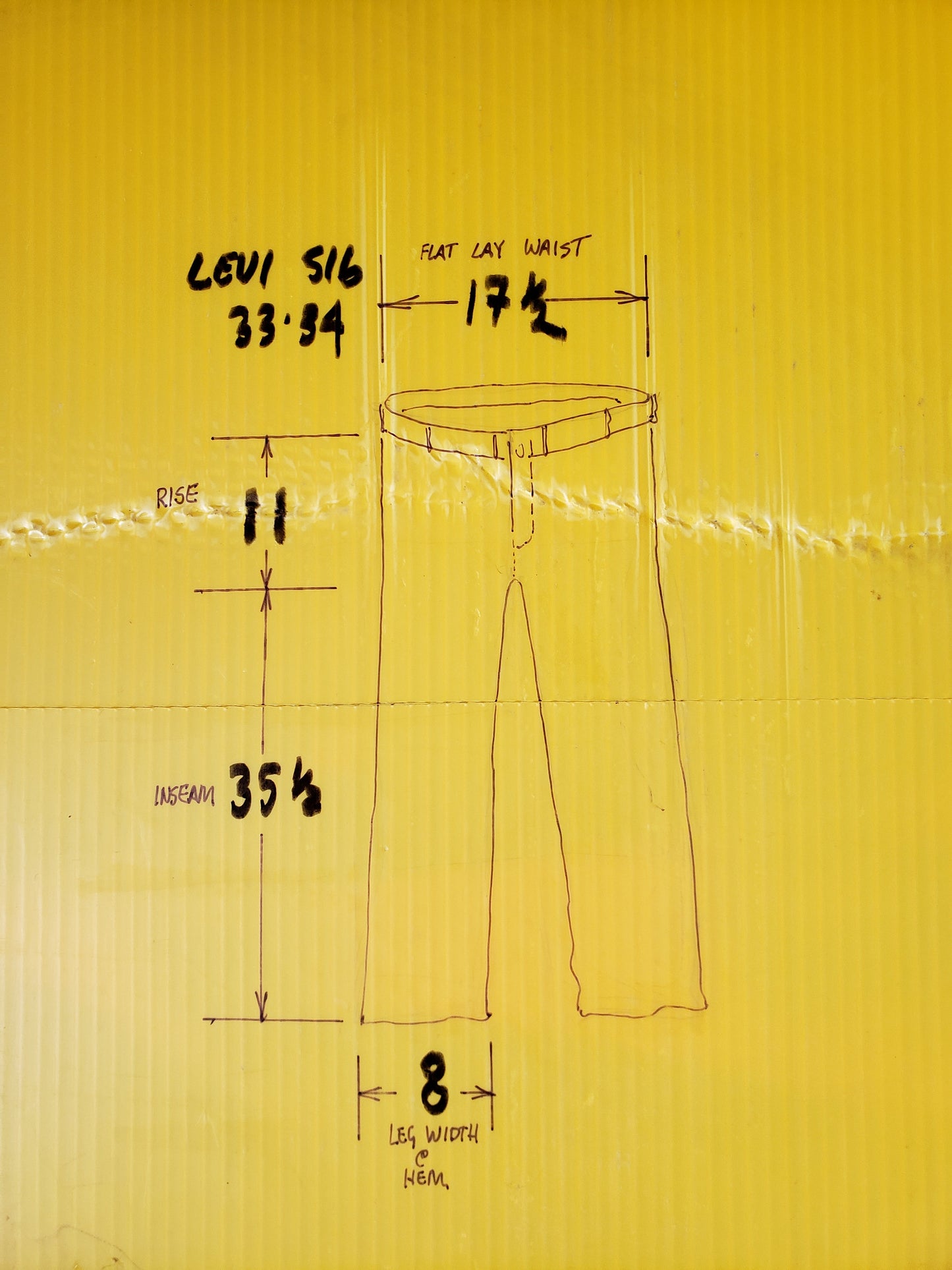 Kingspier Vintage - Classic Levi's 516, 33"x34" MEASURES (35" X 35.5"), Excellent condition., Made in Bangladesh., Excellent condition, Gently broken in.