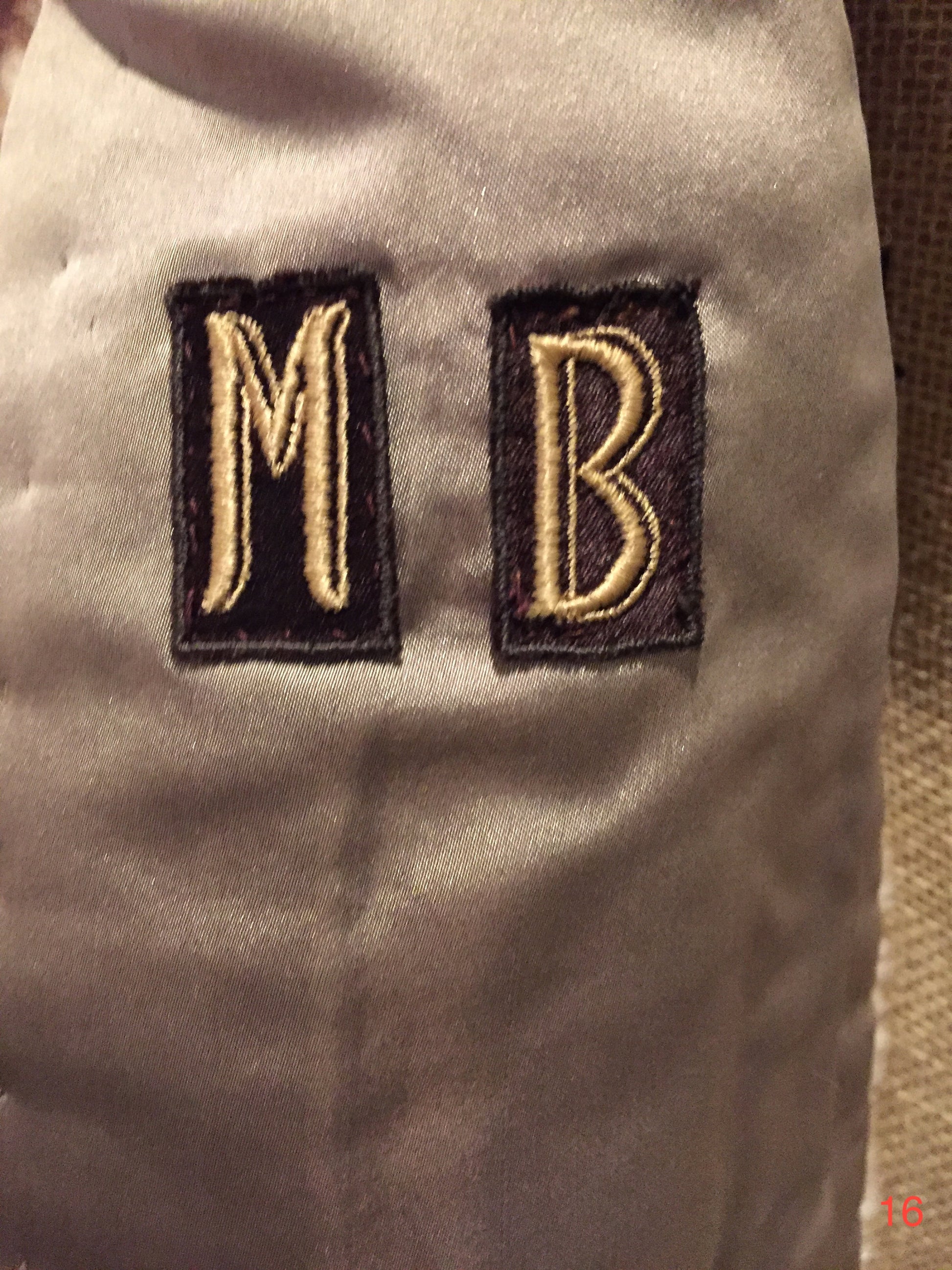 Kingspier Vintage - "Furs by Offman" vintage blonde sable fur stole, made in Halifax, Nova Scotia, Canada. The lining features an embroidered monogram "MB" and the Offman label.