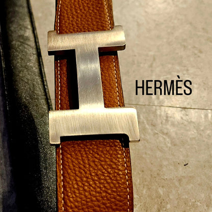HERMÈS brushed silver tone belt buckle and reversible HERMÈS leather belt
