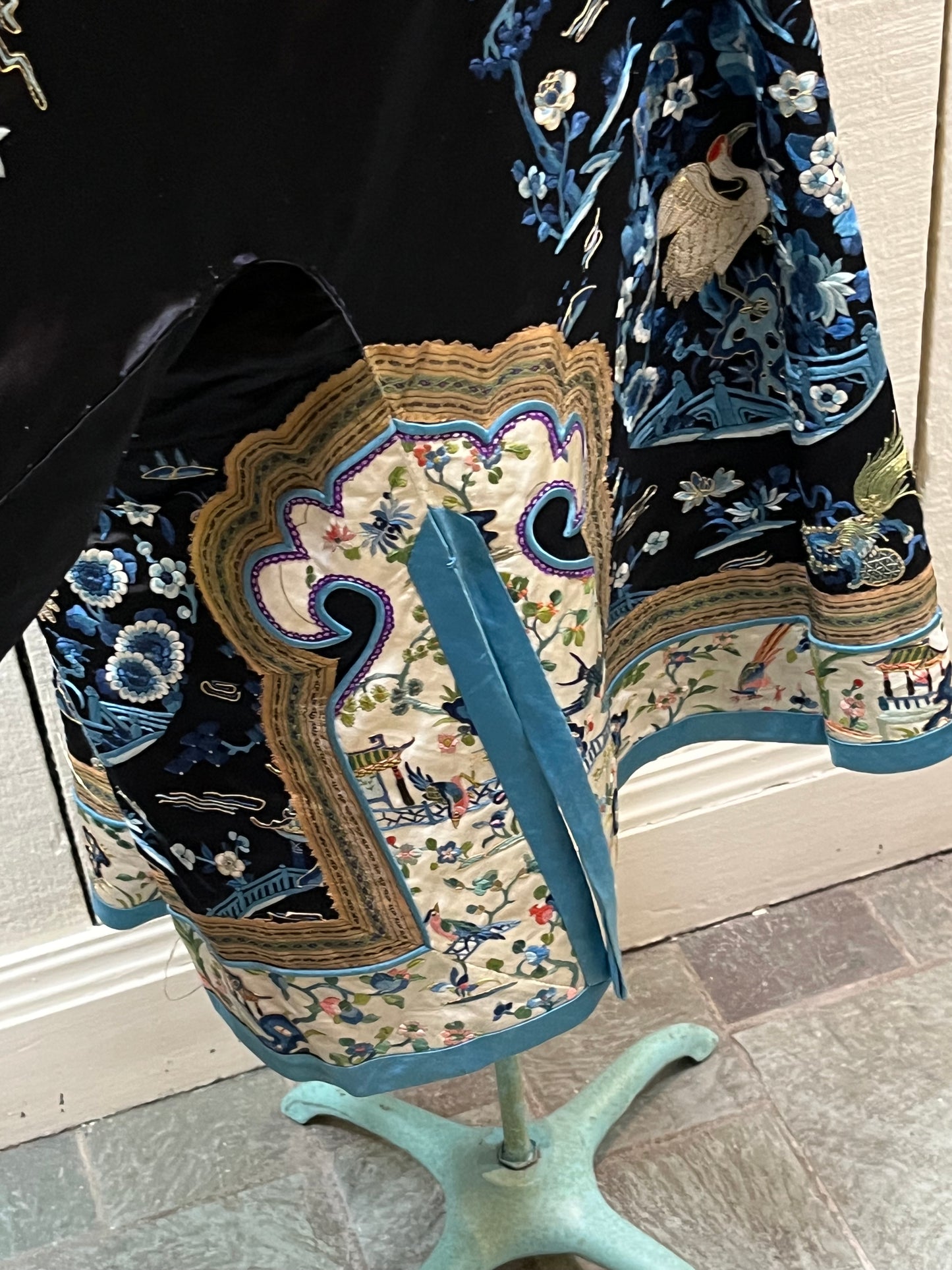 Rare Fine Antique Qing Dynasty Silk Embroidered Robe Kimono