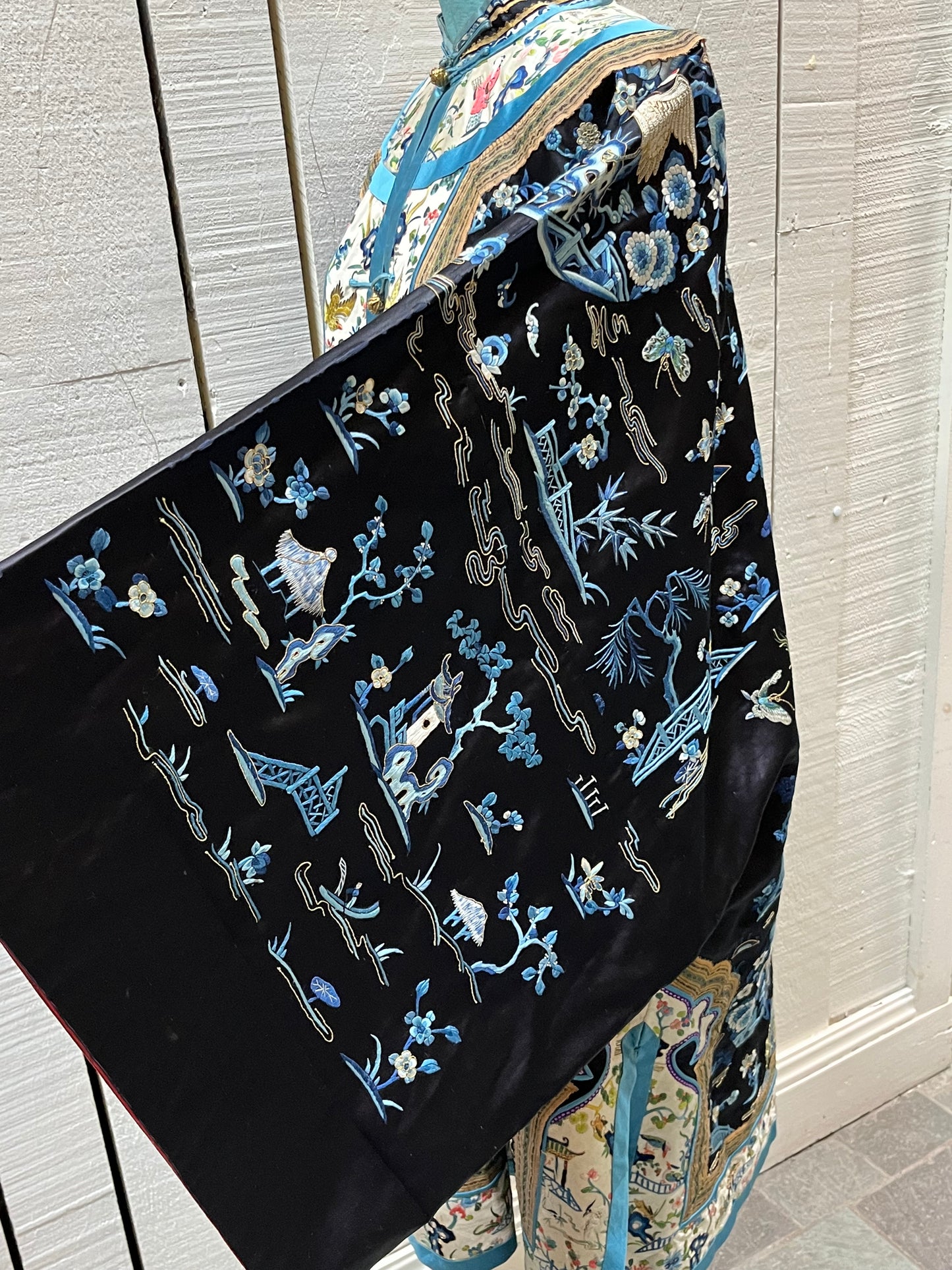 Rare Fine Antique Qing Dynasty Silk Embroidered Robe Kimono