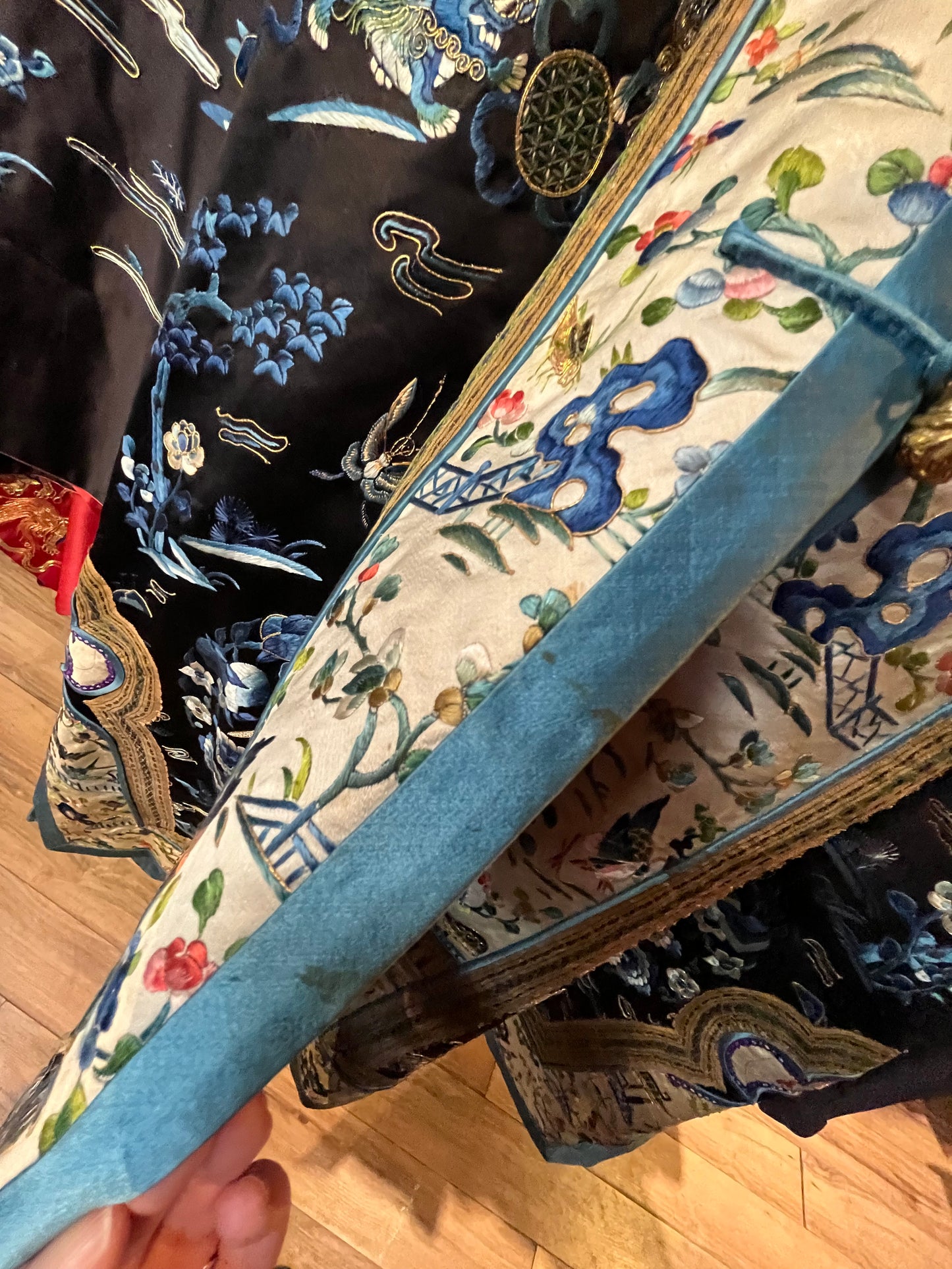 Rare Fine Antique Qing Dynasty Silk Embroidered Robe Kimono