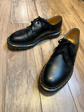 Load image into Gallery viewer, Vintage Doc Martens 1461 Black Oxford, NWOT, Made in England, Size UK 9
