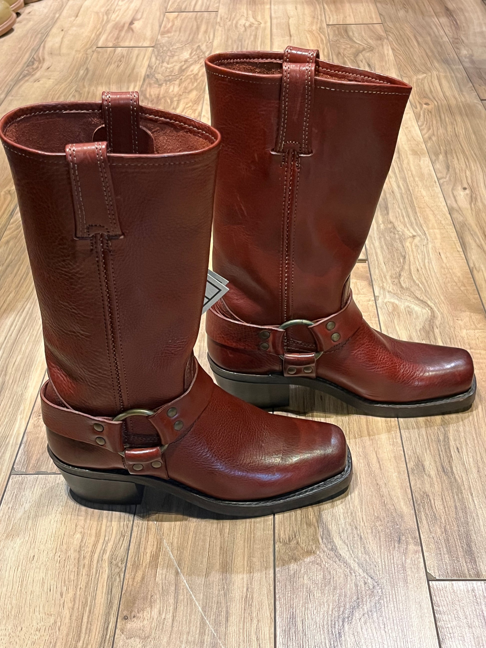 Frye 12R Harness boots in cognac colour with chisel toe, full grain leather upper and synthetic soles.  New with tags Made in USA  Size 6 US Women, Medium width