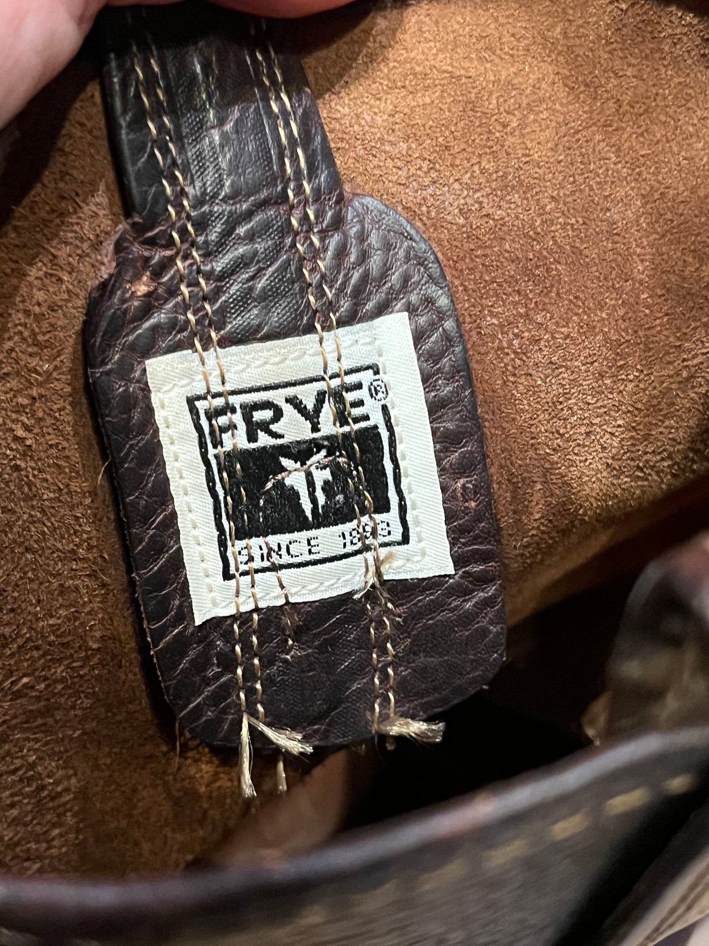 Vintage Frye brown boots with chisel toe, full grain leather upper and synthetic sole.  Made in USA Size 9 US Mens