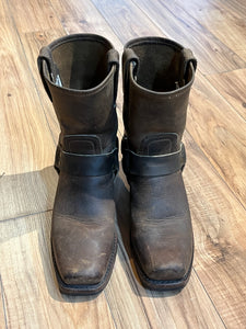 Vintage Frye ankle harness boots with chisel toe, full grain leather upper and synthetic sole.  Made in USA Size 6 US women