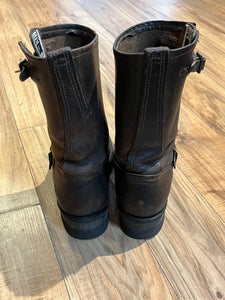 Vintage Frye Engineer Boots with round toe, full grain leather upper and synthetic sole.  Made in USA Size 6.5 Womens 
