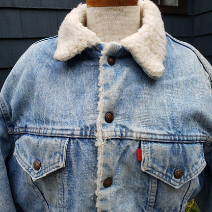 Vintage 1970’s Levi’s Trucker Sherpa Light Wash Denim Jean Jacket. Made in USA