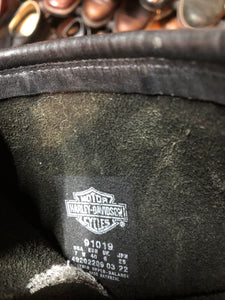 Kingspier Vintage - Harley Davidson black motorcycle boots with harness detail and large Harley Davidson and bald eagle emblem on each outer side of the boot. Boots are in good condition with some over all wear.