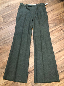 Kingspier Vintage - Vintage Haute Rive wool blend (90% wool/ 10% nylon) dress pants with front pleats, zip fly, mid rise, flared leg and two front pockets.

Made in Korea.