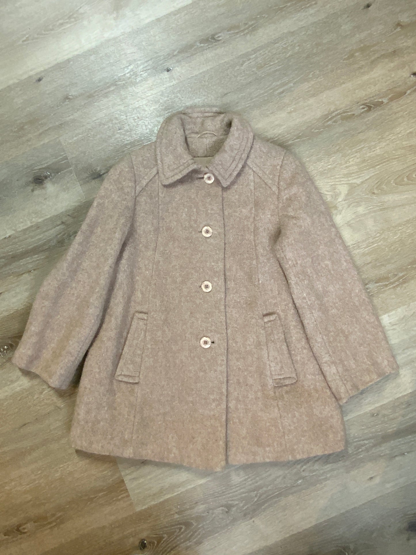 Kingspier Vintage - D’allavid’s beige/pink wool car coat with pink front buttons and welt pockets. Made in Canada. Fits a size small.