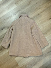Load image into Gallery viewer, Kingspier Vintage - D’allavid’s beige/pink wool car coat with pink front buttons and welt pockets. Made in Canada. Fits a size small.
