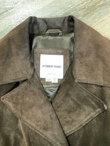 Kingspier Vintage - Andrew Marc dark brown suede double breasted trench coat with belt and welt pockets. Fits a size large.