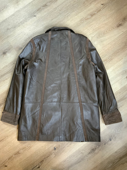 Kingspier Vintage - BBL Collection dark brown car coat with suede trim details, front buttons, welt pockets and inside zip out quilted lining. Size large.