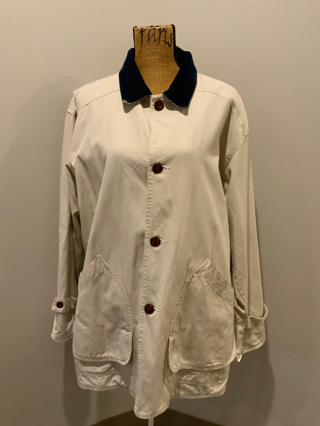 Kingspier Vintage - Reed Hunter beige field jacket with green corduroy collar and cuff, four front patch pockets,button closures, wool blend liner. Size medium men’s. 