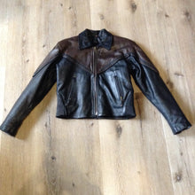 Load image into Gallery viewer, Kingspier Vintage - Vintage Hot Leathers brown and black leather moto jacket with leather stitching detail, zipper closure, zip pockets, zip details on the sleeve and a removable quilted lining. Women’s large.

