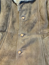 Load image into Gallery viewer, Kingspier Vintage - Joe Feller lambskin coat with shearling collar and lining, button closures and slash pockets. Size 42
